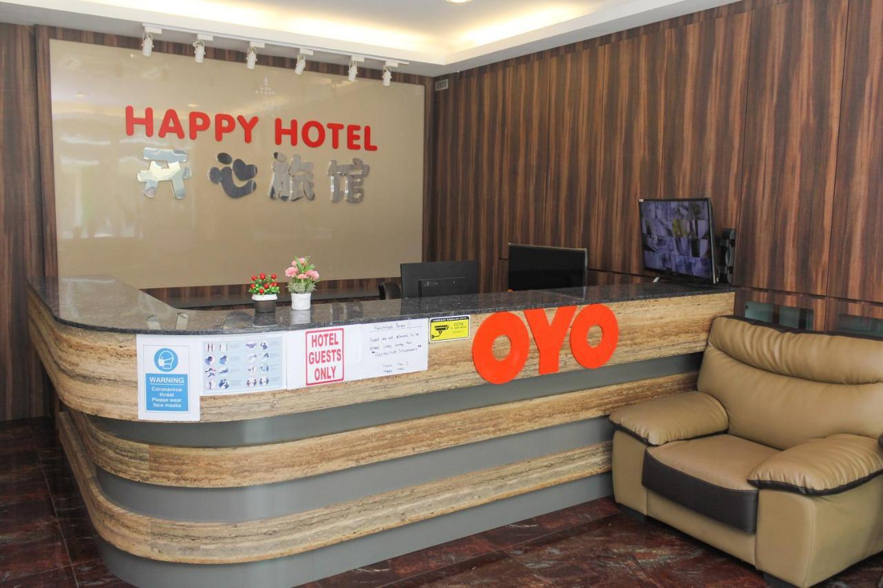 Oyo 90027 Happy Hotel Джохор Бахру Екстериор снимка